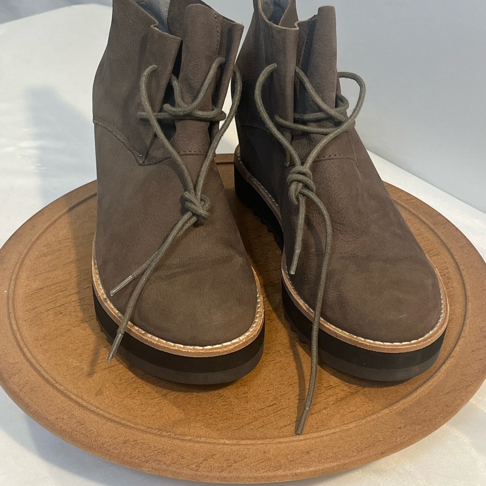 Eileen Fisher Capa Falcon Woman’s Sz 6 Brown Nubuck Lace up Wedge Boot  NEW